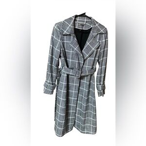White House Black Market woman’s Plaid Belted Trench Coat Gray/White